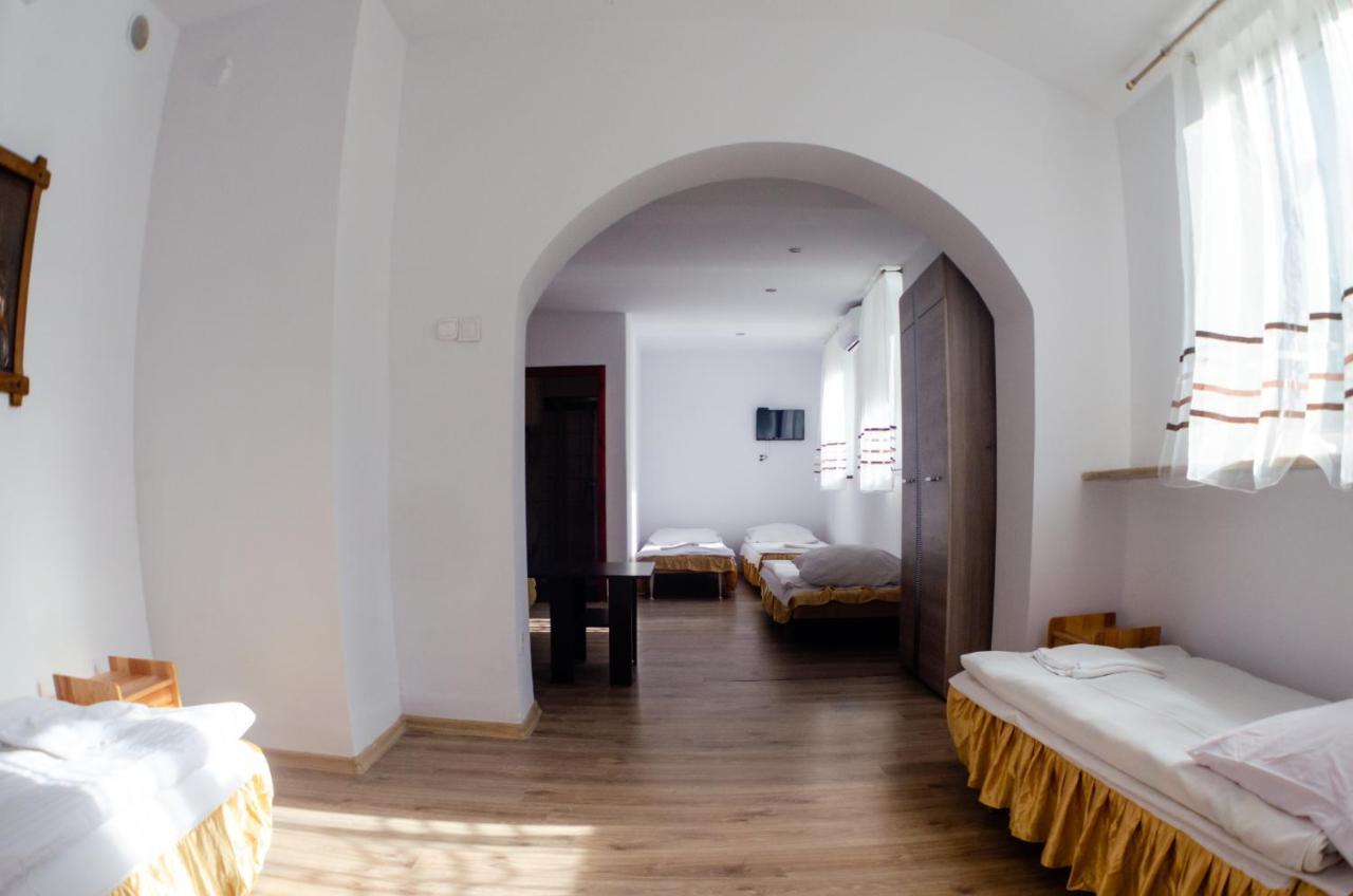 Hotel Galeria Prl à Borne Sulinowo Extérieur photo