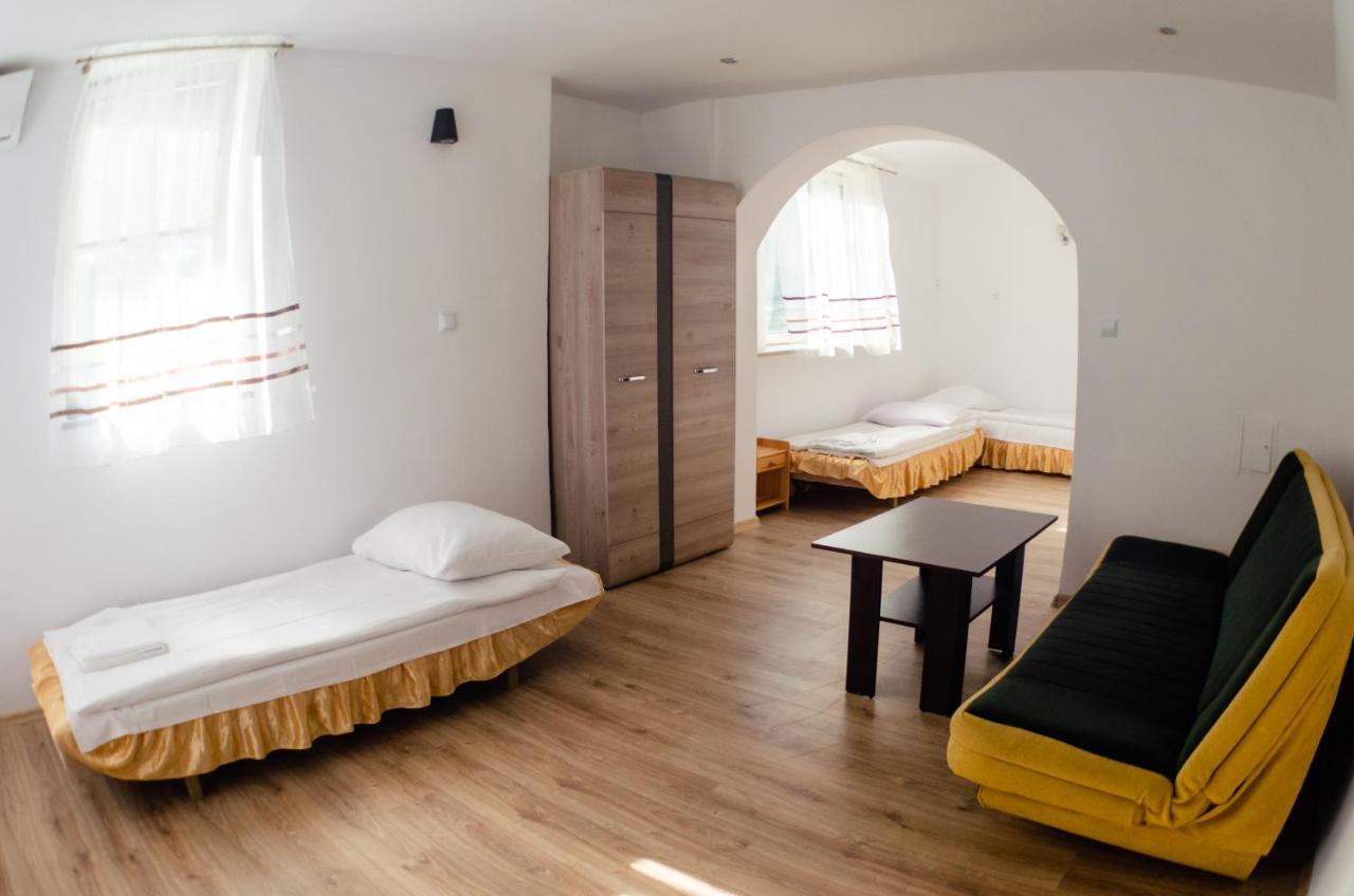Hotel Galeria Prl à Borne Sulinowo Extérieur photo